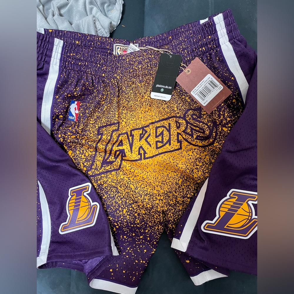 NBA Mitchell & Ness RE-TAKE Purple/Gold Los Angeles Lakers 2009 Swingman Shorts